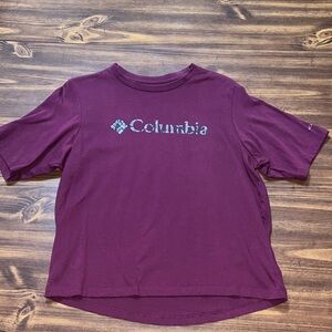 Columbia Short Sleeve Tee in Plum size small